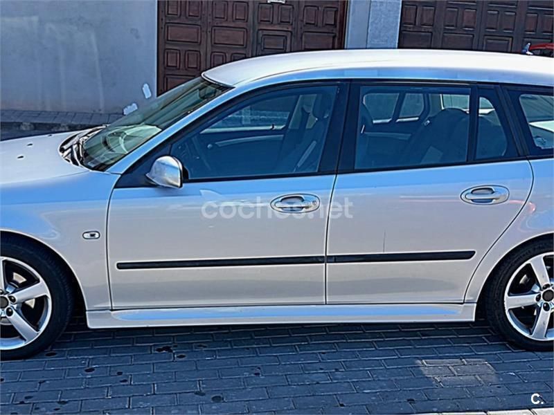 Gris / plata Usado 2007 Saab 9-3 Vector Utilitario | 4200 € (Precio justo) - Imagen 1/4