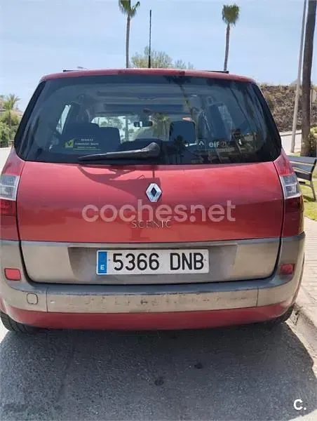 Usado Renault Scénic II Exception 120 CV (88 kW) 2005 Rojo Monovolumen
