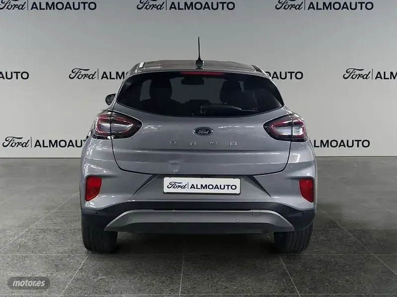 Usado Ford Puma Titanium 125 CV (91 kW) 2024 Gris / plateado SUV