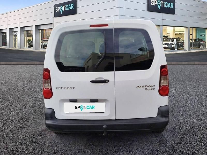 Usado Peugeot Partner Tepee Access 100 CV (73 kW) 2018 Blanco Monovolumen