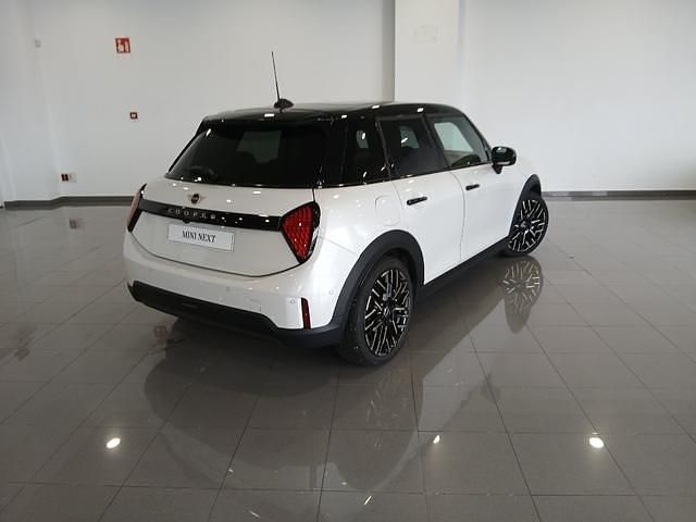 Usado Mini Cooper Essential 114 kW (156 CV) 2025 Blanco Utilitario