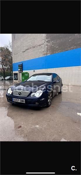 Usado Mercedes C220 143 CV (105 kW) 2004 Negro Berlina