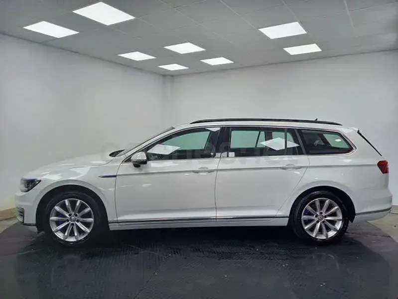 Usado VW Passat Business 218 CV (160 kW) 2018 Blanco Familiar