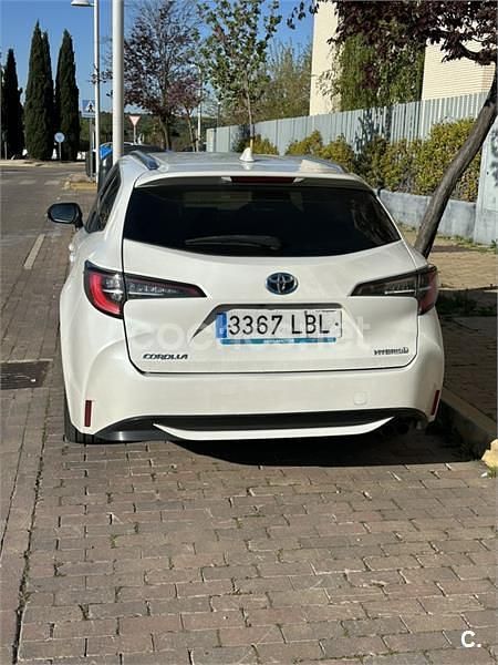 Usado Toyota Corolla Sport 180 CV (132 kW) 2019 Blanco Familiar