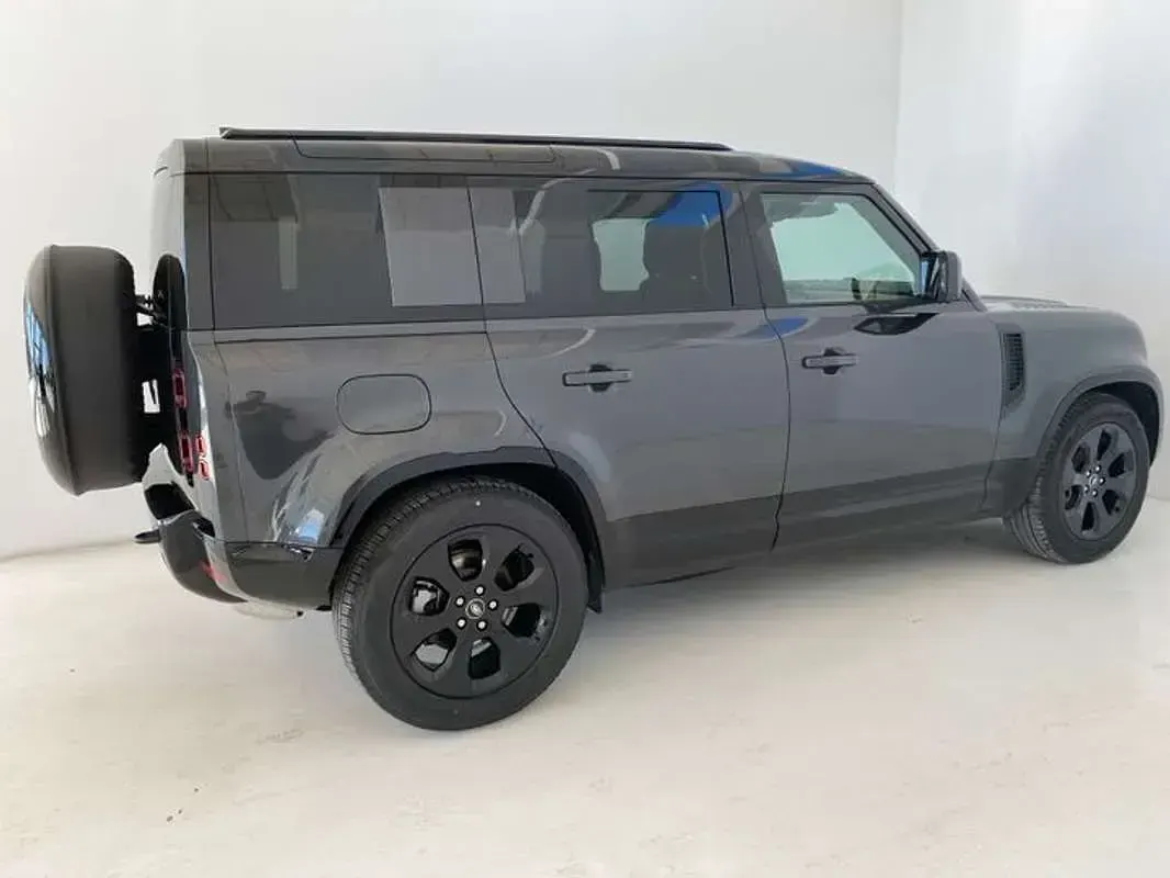 Usado Land Rover Defender HSE Dynamic 249 CV (183 kW) 2025 Gris SUV