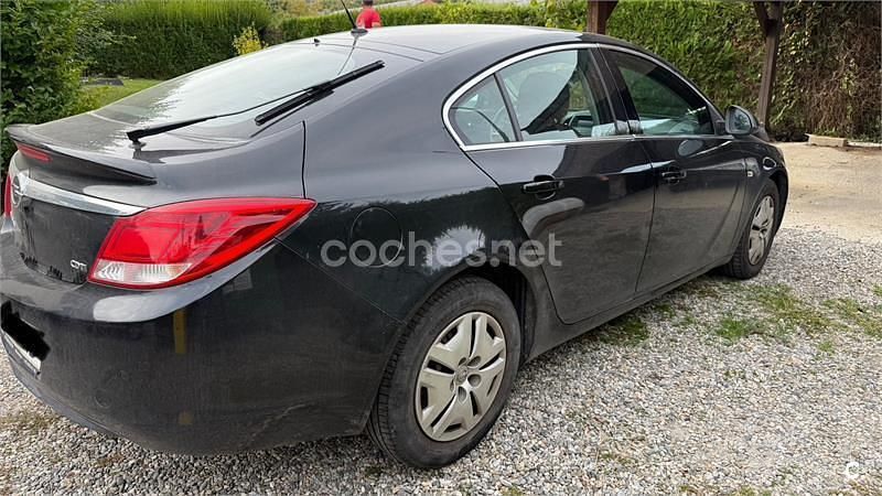 Usado Opel Insignia Selective 130 CV (95 kW) 2013 Negro Berlina