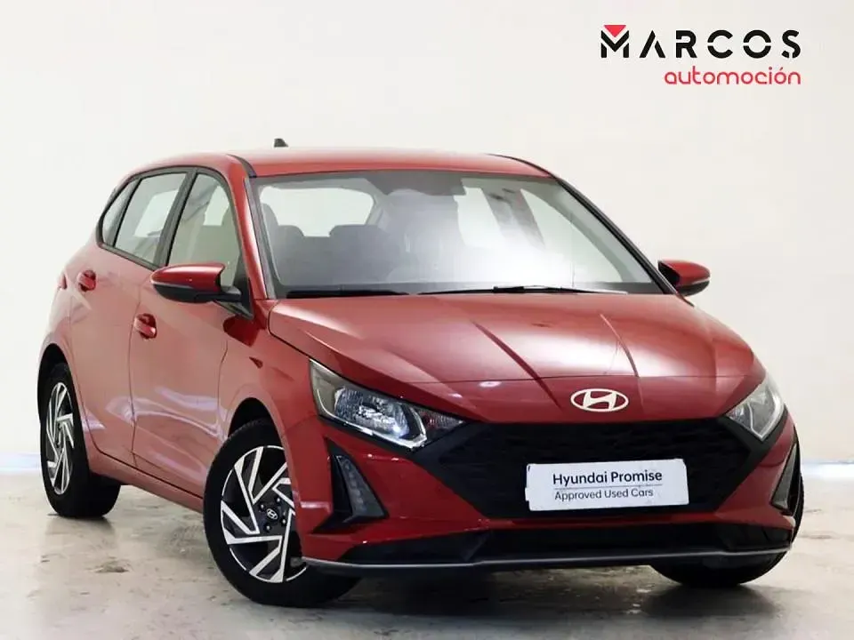 Usado Hyundai i20 84 CV (61 kW) 2024 Rojo Utilitario