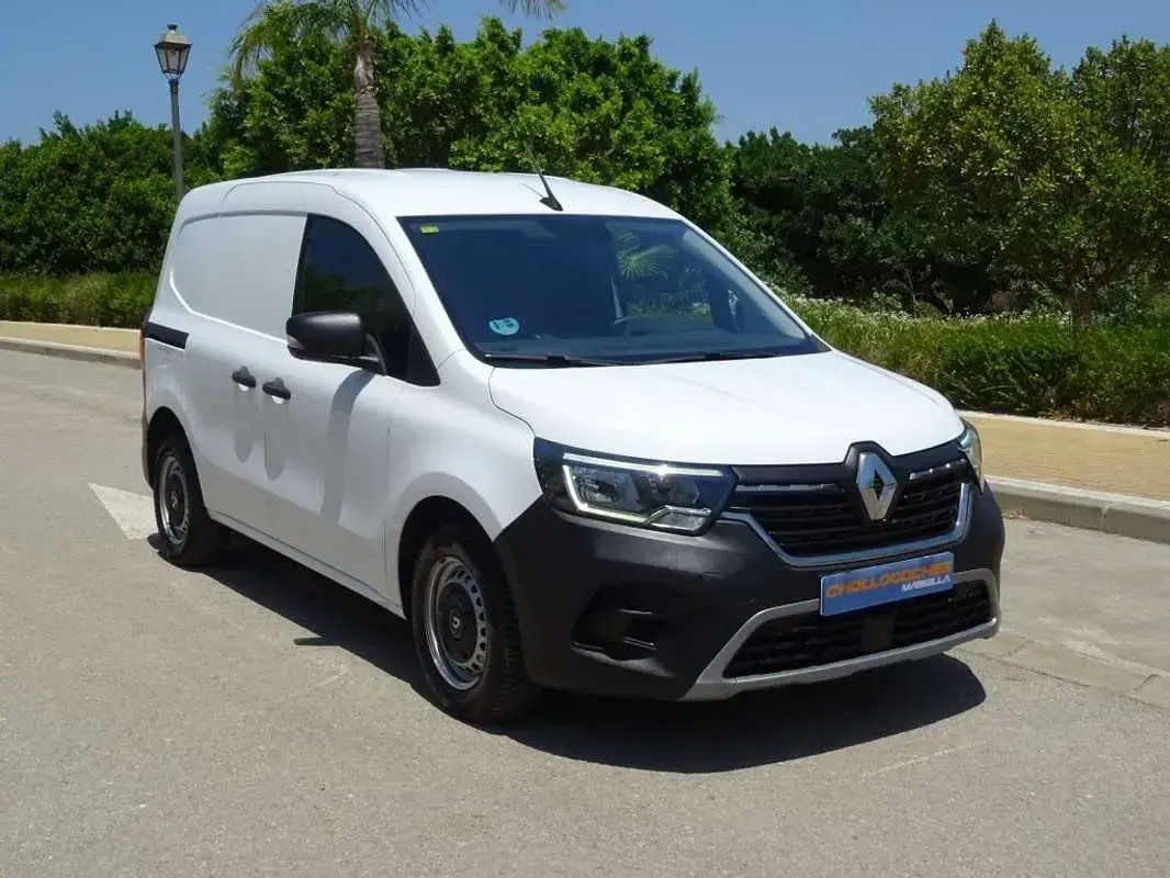 Usado Renault Kangoo 95 CV (69 kW) 2022 Blanco Monovolumen