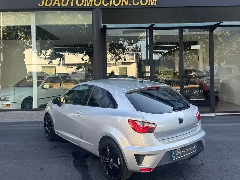 Usado Seat Ibiza SC CUPRA 192 CV (141 kW) 2016 Gris / plata Utilitario