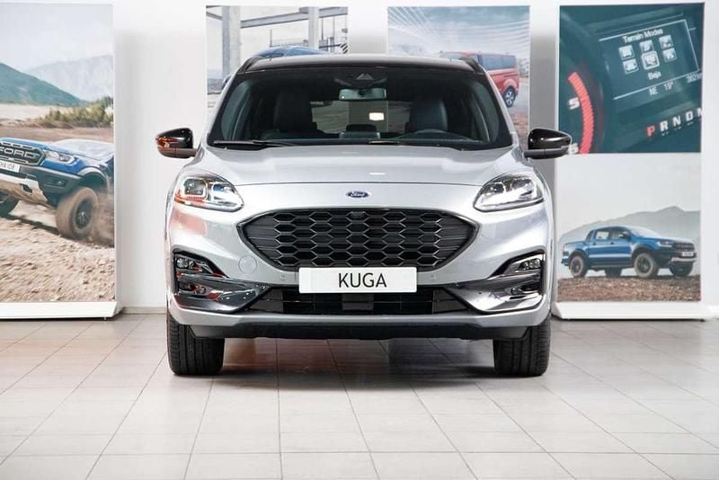 Usado Ford Kuga ST-Line X 227 CV (166 kW) 2023 Plata SUV