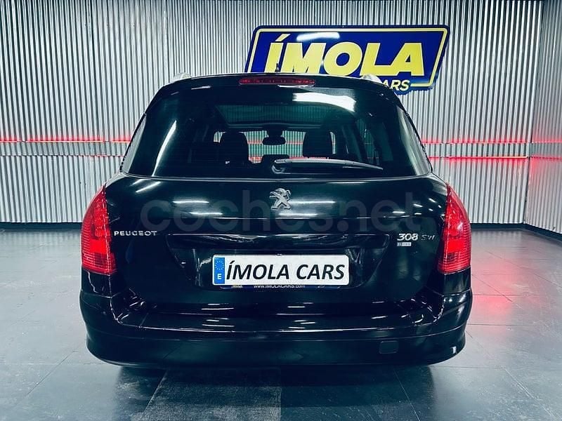 Usado Peugeot 308 SW Family 112 CV (82 kW) 2012 Negro Familiar
