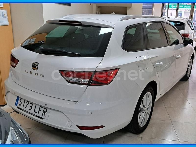 Usado Seat Leon Style 116 CV (85 kW) 2020 Blanco Utilitario