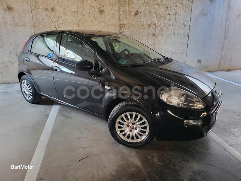 Usado Fiat Punto Easy 69 CV (50 kW) 2016 Negro Utilitario