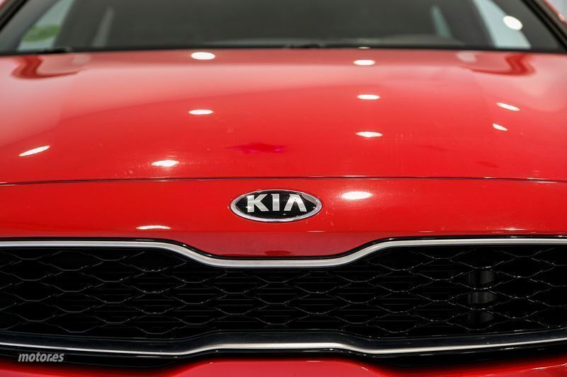 Usado Kia ProCeed GT-Line 120 CV (88 kW) 2020 Rojo Utilitario