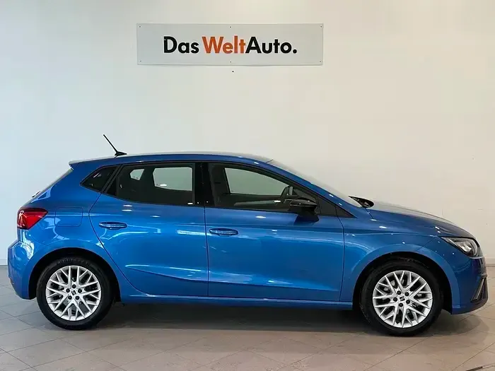 Usado Seat Ibiza FR 115 CV (84 kW) 2025 Azul Utilitario