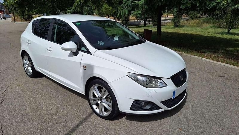 Usado Seat Ibiza Sport 105 CV (77 kW) 2010 Blanco Utilitario
