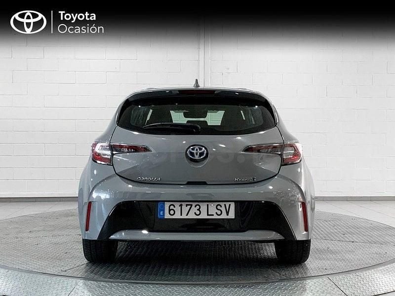 Usado Toyota Corolla Active 122 CV (89 kW) 2021 Gris / plata Berlina