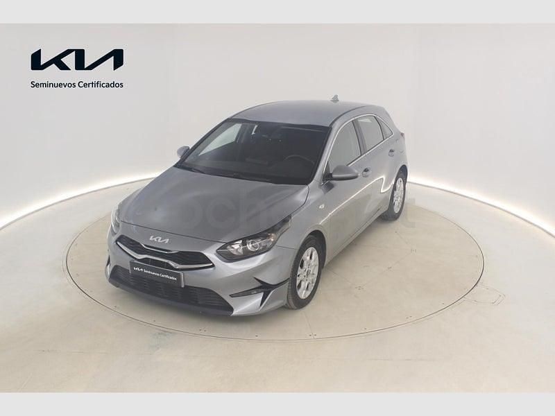 Usado Kia Ceed 100 CV (73 kW) 2025 Gris / plata Utilitario