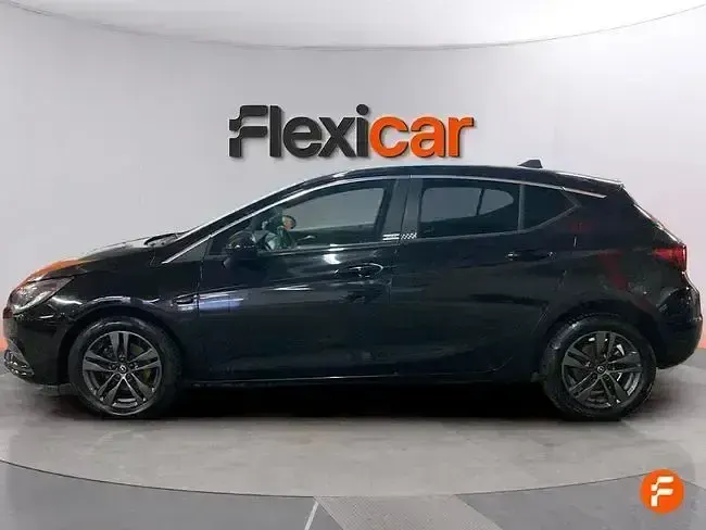 Usado Opel Astra S 110 CV (80 kW) 2019 Negro Berlina