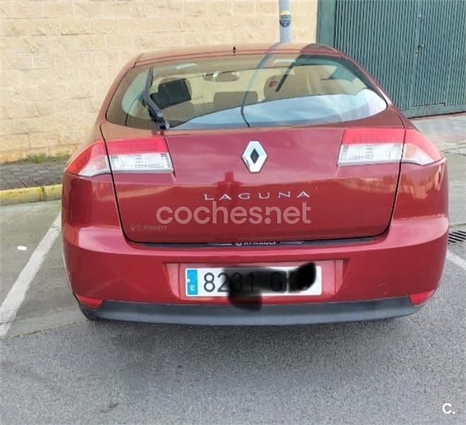 Usado Renault Laguna III Expression 110 CV (80 kW) 2008 Granate Berlina