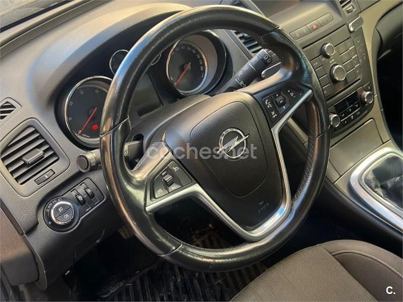 Usado Opel Insignia Edition 130 CV (95 kW) 2011 Negro Berlina