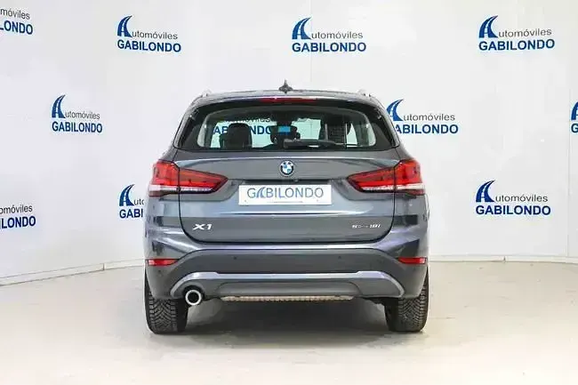Usado BMW X1 Comfort Edition 136 CV (100 kW) 2022 Gris SUV