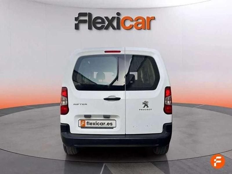 Usado Peugeot Rifter Active 102 CV (75 kW) 2021 Blanco Monovolumen