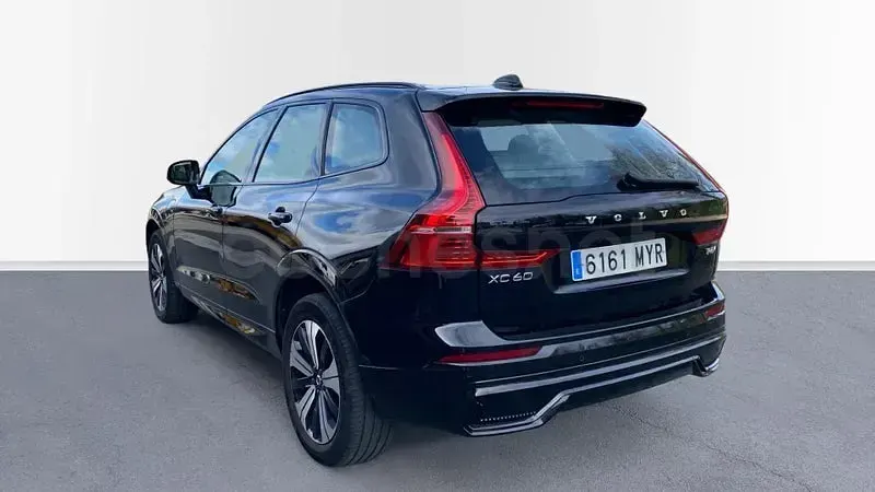 Używany Volvo XC60 Plus 350 KM (257 kW) 2025 Czarny SUV