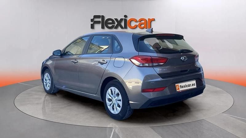 Usado Hyundai i30 120 CV (88 kW) 2021 Gris Familiar