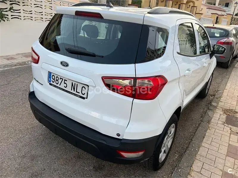 Usado Ford Ecosport Trend 125 CV (91 kW) 2019 Blanco SUV
