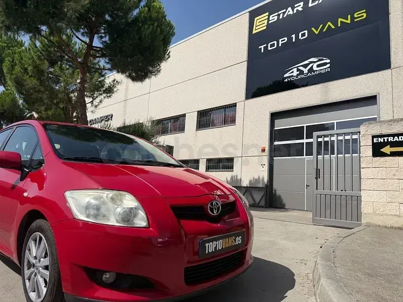 Usado Toyota Auris Sol 126 CV (92 kW) 2007 Rojo Utilitario