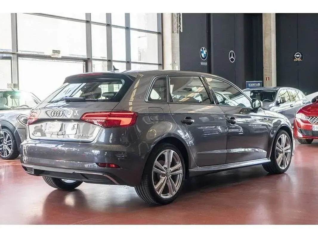 Usado Audi A3 Sportback e-tron S-Line 204 CV (150 kW) 2020 Gris Utilitario