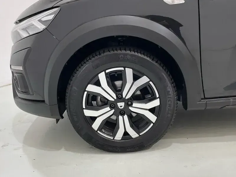Usado Dacia Sandero Comfort 91 CV (66 kW) 2022 Negro Berlina