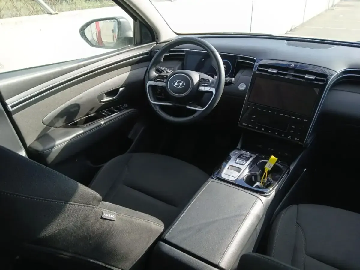 Usado Hyundai Tucson 230 CV (169 kW) 2023 Gris SUV