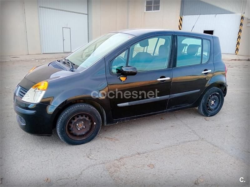 Usado Renault Modus Dynamique 85 CV (62 kW) 2005 Negro Monovolumen