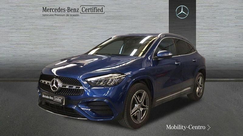 Spektral blue metallic paint Usado 2024 Mercedes GLA250 AMG line SUV | 45.900 € - Imagen 1/4
