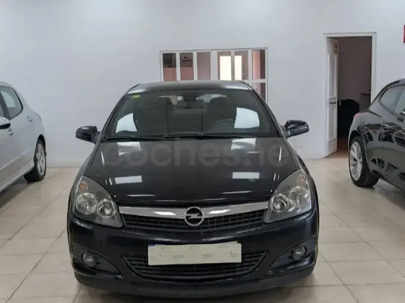 Usado Opel Astra GTC Cosmo 120 CV (88 kW) 2007 Negro Utilitario