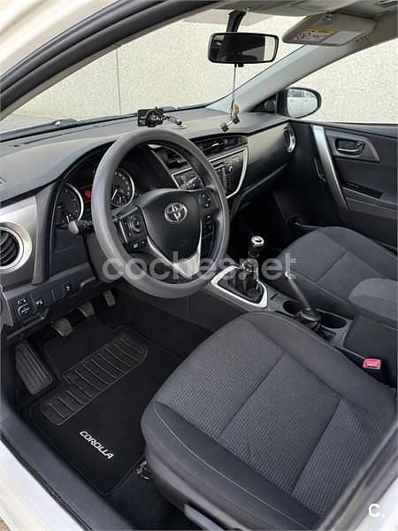 Brugt Toyota Auris Active 90 HK (66 kW) 2013 Hvid Sedan