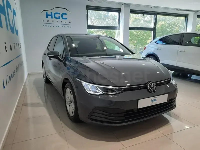 Usado VW Golf VIII Life 115 CV (84 kW) 2023 Gris / plata Berlina