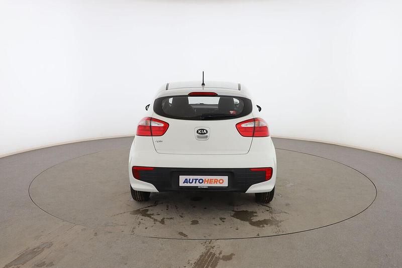 Usado Kia Rio 85 CV (62 kW) 2016 Blanco Utilitario