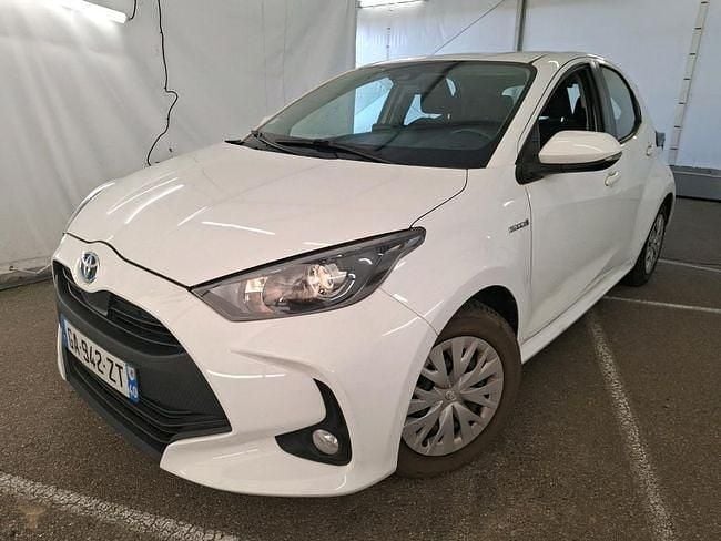 Usado Toyota Yaris Hybrid Business Edition 116 CV (85 kW) 2021 Blanco Berlina