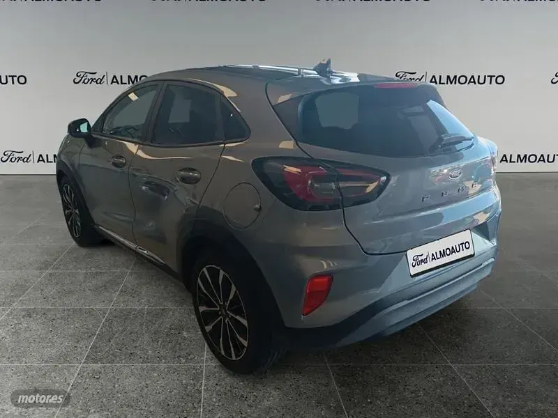 Usado Ford Puma Titanium 125 CV (91 kW) 2023 Gris / plateado SUV