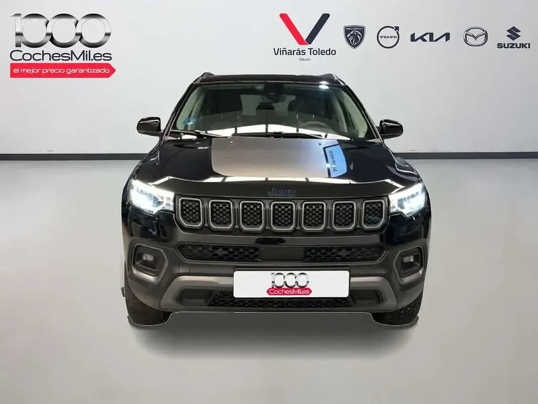 Usado Jeep Compass Trailhawk 241 CV (177 kW) 2024 Negro SUV