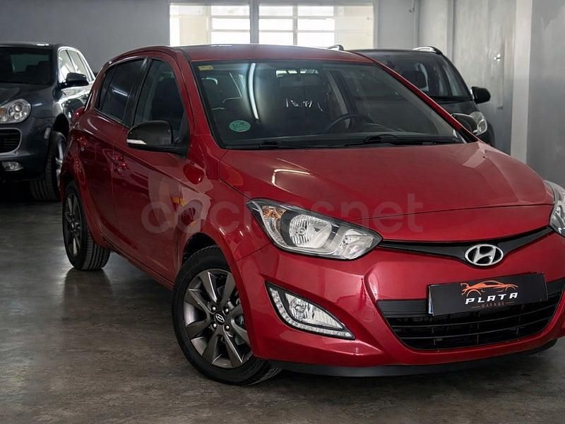 Usado Hyundai i20 GO! 85 CV (62 kW) 2014 Granate Utilitario