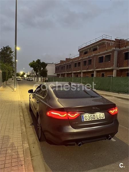 Usado Jaguar XF Portfolio 300 CV (220 kW) 2016 Gris / plata Berlina