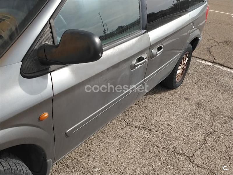 Usado Chrysler Voyager 150 CV (110 kW) 2008 Gris / plata Monovolumen