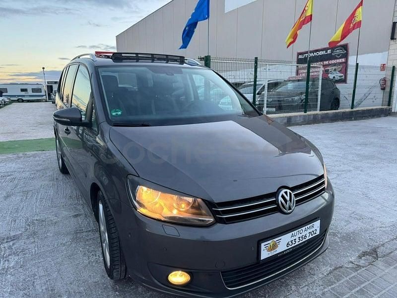 Usado VW Touran Advance 140 CV (102 kW) 2015 Gris / plata Monovolumen