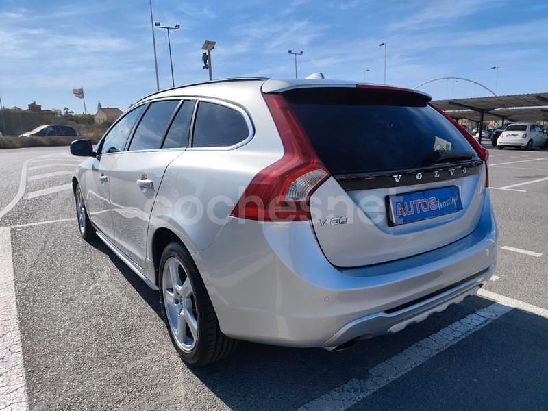 Usado Volvo V60 Momentum 163 CV (119 kW) 2011 Gris / plata Familiar