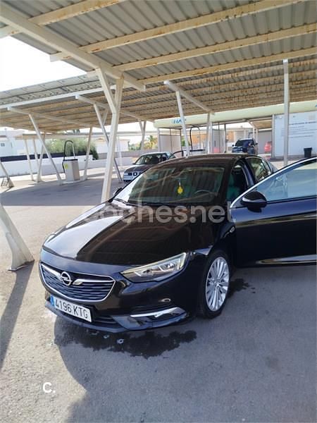 Usado Opel Insignia Selective 140 CV (102 kW) 2019 Azul Berlina