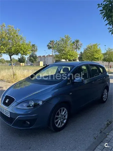 Usado Seat Altea XL Ecomotive 105 CV (77 kW) 2010 Azul Monovolumen
